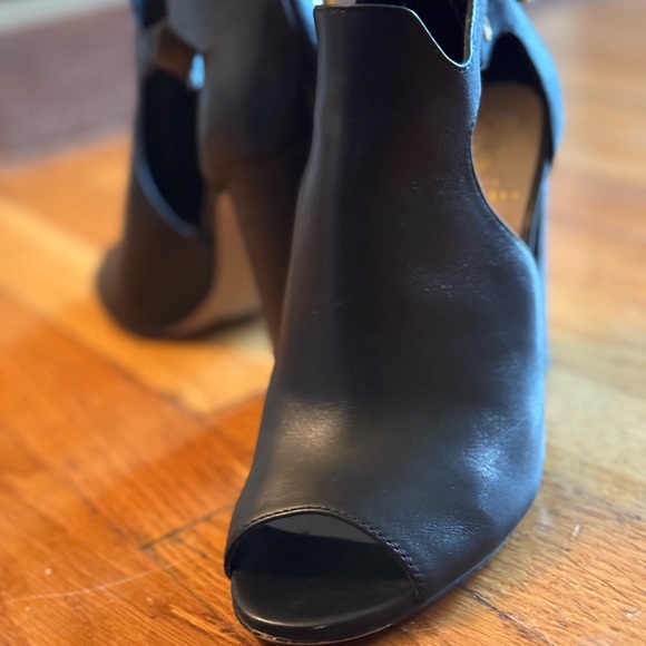 Elegant Black Peep-Toe Ankle Boots - Picture 7 of 7